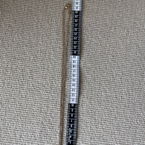 CHANEL Antique Gold Flower Necklace - Picture 6 of 7